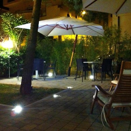 Hotel Lux Gabicce Mare Εξωτερικό φωτογραφία